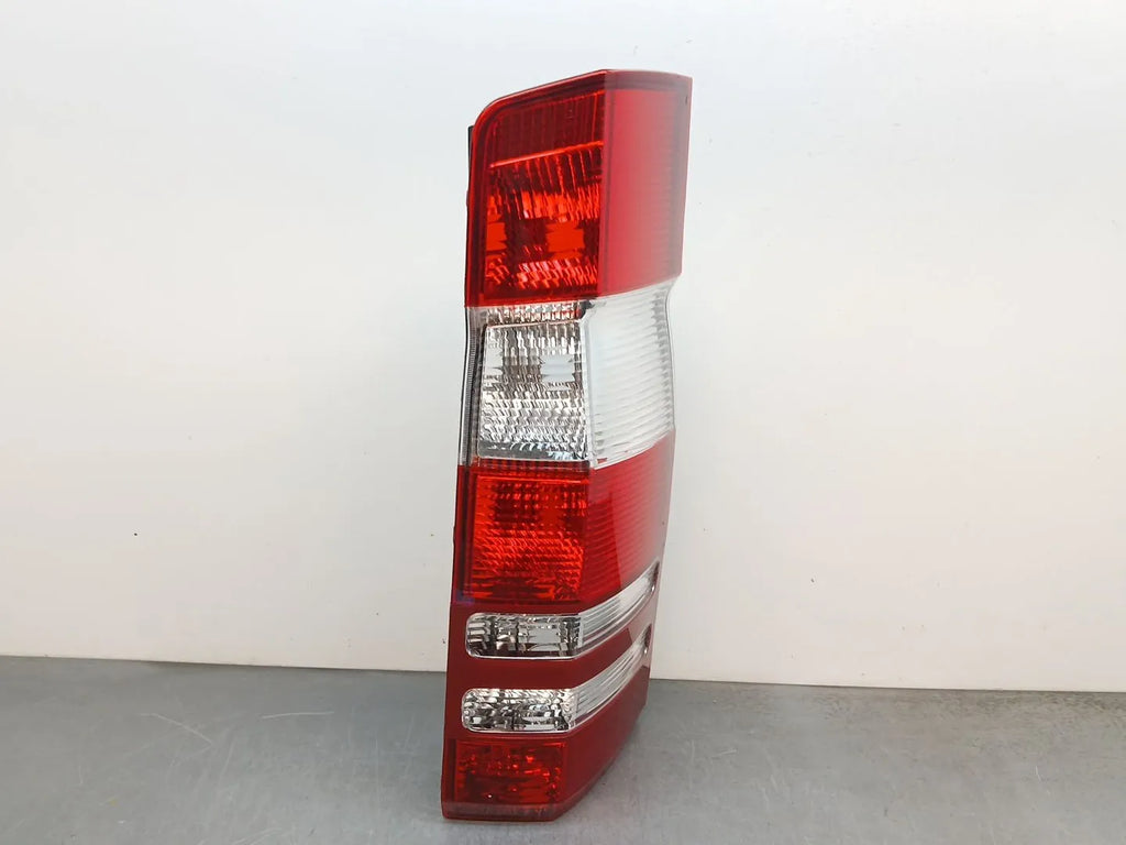 9068200264: Rücklicht für Mercedes-Benz SPRINTER 3,5-t Van (B906)