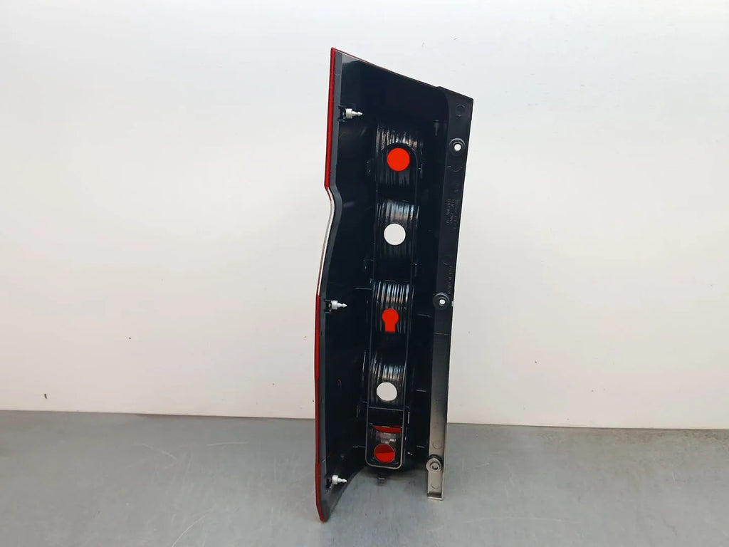 9068200264: Rücklicht für Mercedes-Benz SPRINTER 3,5-t Van (B906)