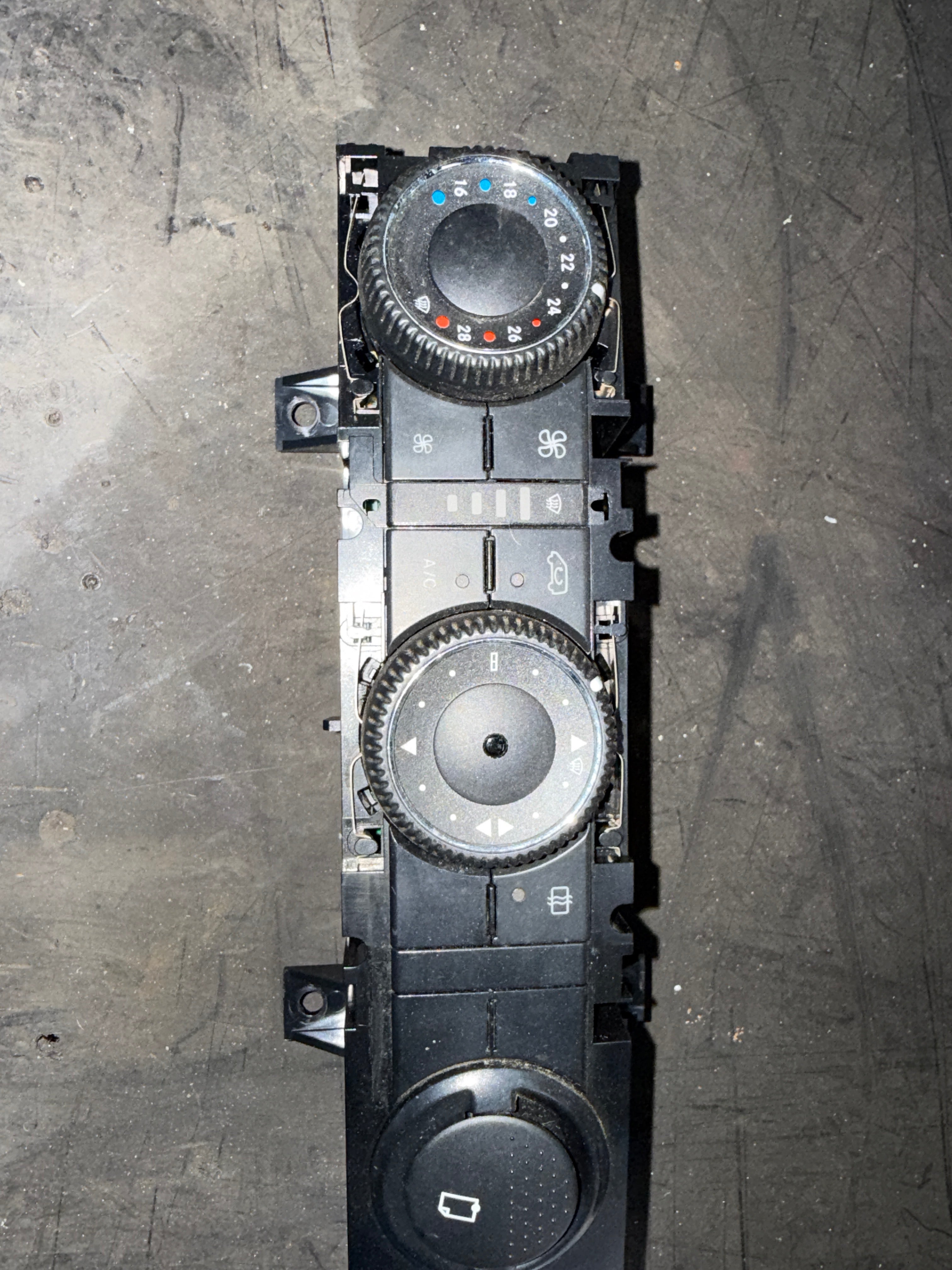 A9069063000kz Klimabedienteil MERCEDES-BENZ SPRINTER (B906)