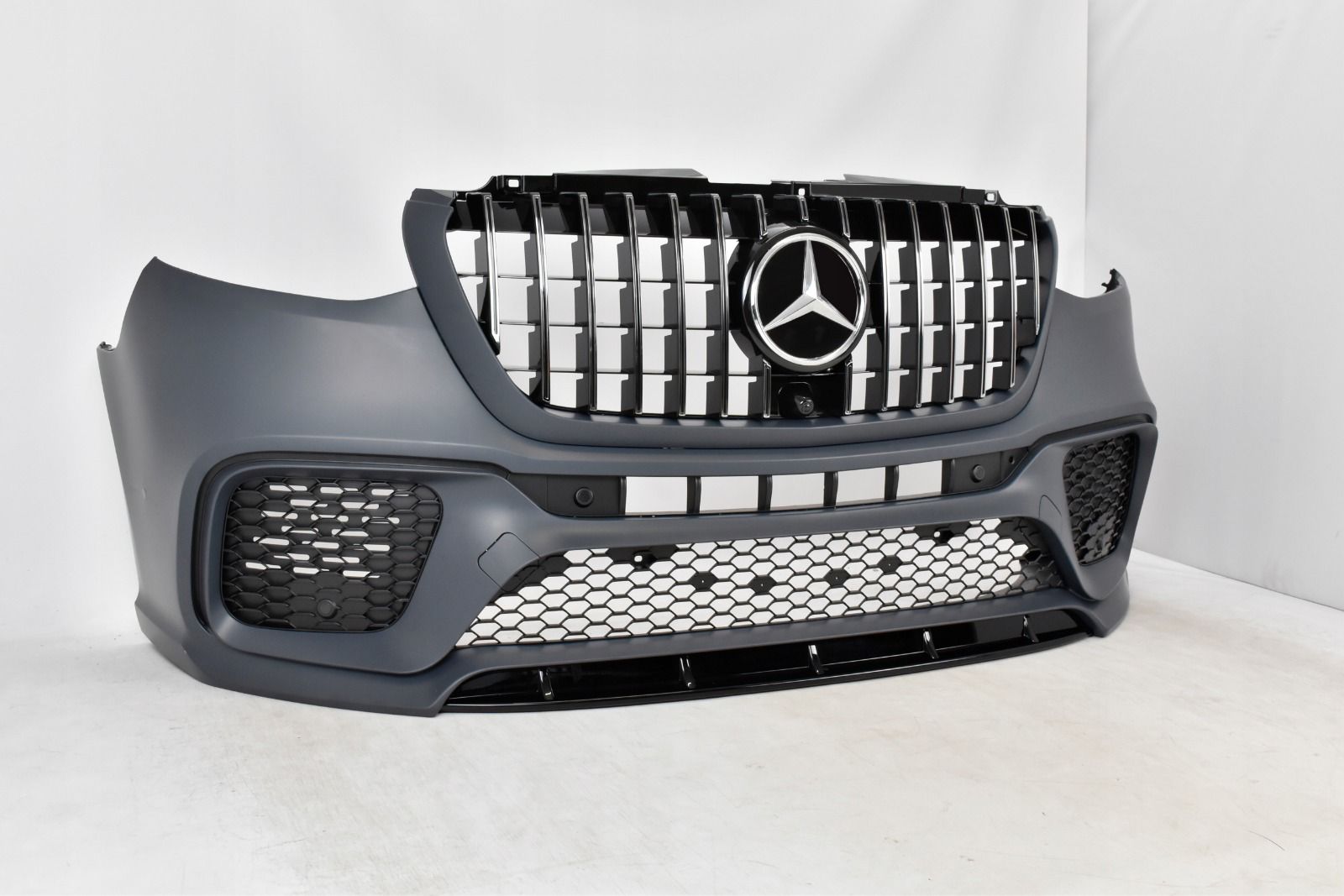 Body Kit 907/910 Stostange mit Grill